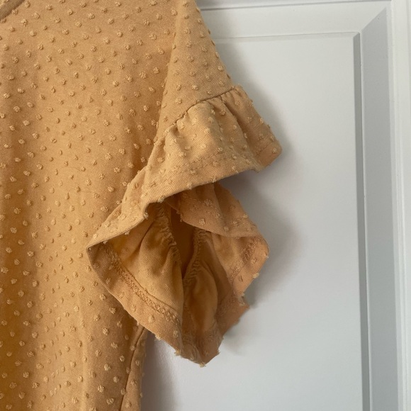 Final Touch size small yellow textured flutter sleeve top - Picture 2 of 6
